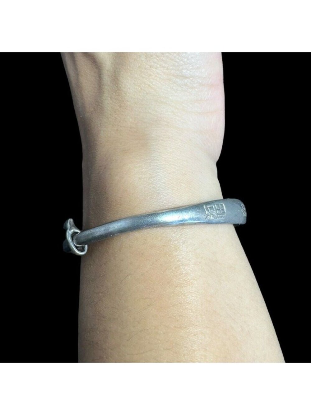 CHINESE Sterling Silver Vintage Etched Characters Bangle Bracelet - Picture 4 of 8